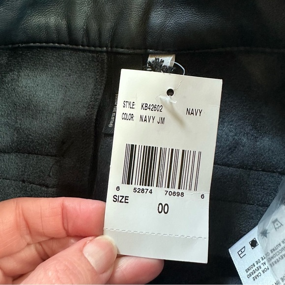 Kut From the Kloth Abrielle Faux Leather Wide Leg Trousers. Size 00. NWT. Navy. - Picture 5 of 13